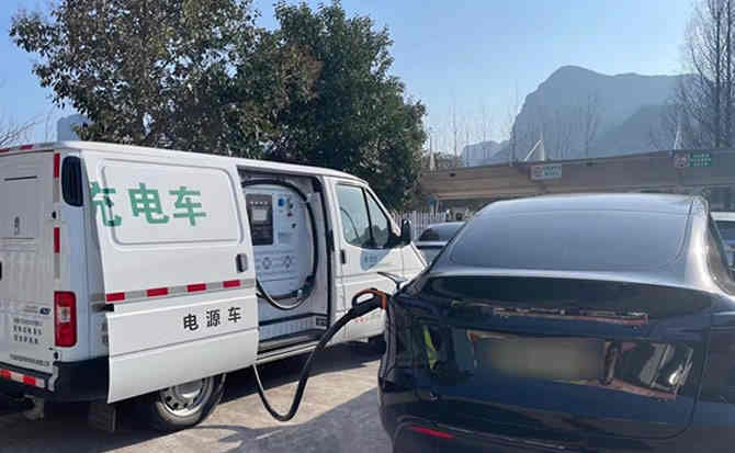 永顺汽车搭电
